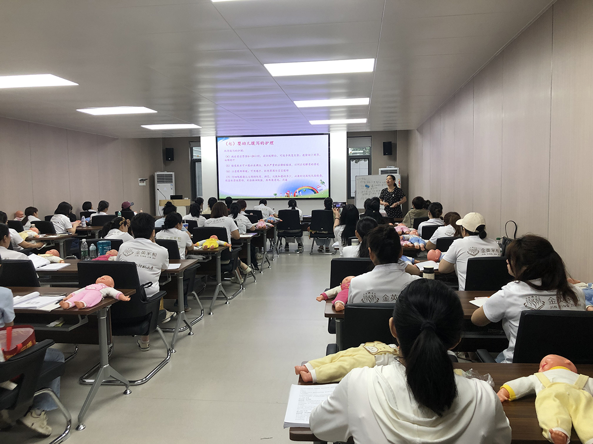 2026 长沙如何选正规月嫂培训?避坑 + 干货全指南