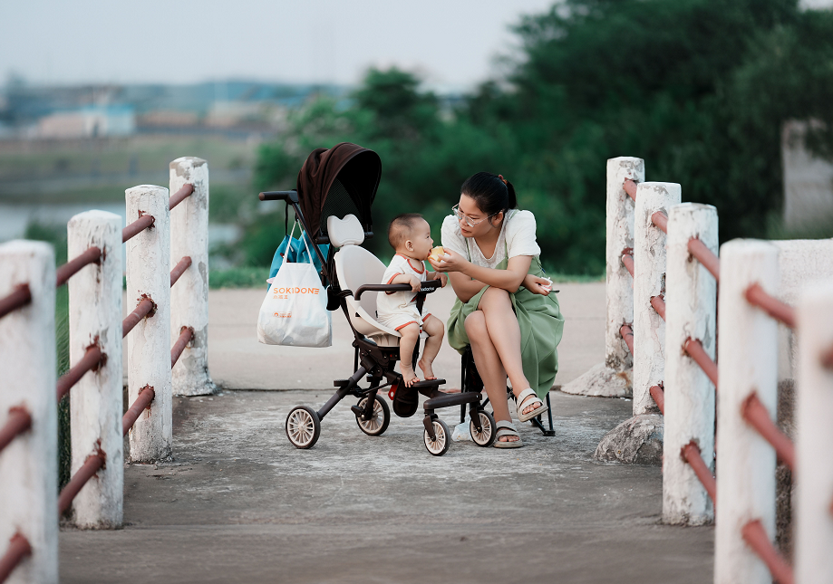 月嫂就业去月子中心好还是住家好?派单渠道对比