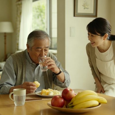 老人便秘怎么调理？饮食和护理方法全解析